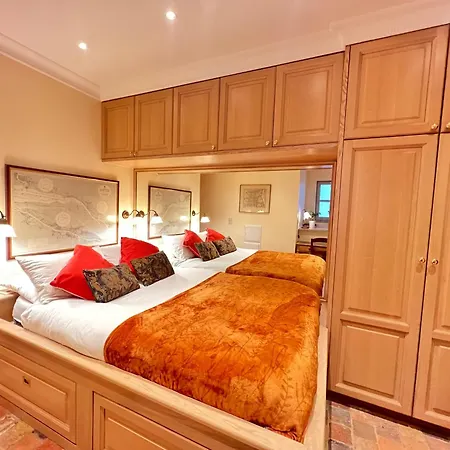 דירה Historical Miniature House In The Heart Of